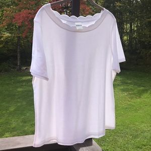 🌟 3/$25 Bedford Fair White Scalloped Neckline Short Sleeve Tee Shirt. Size L